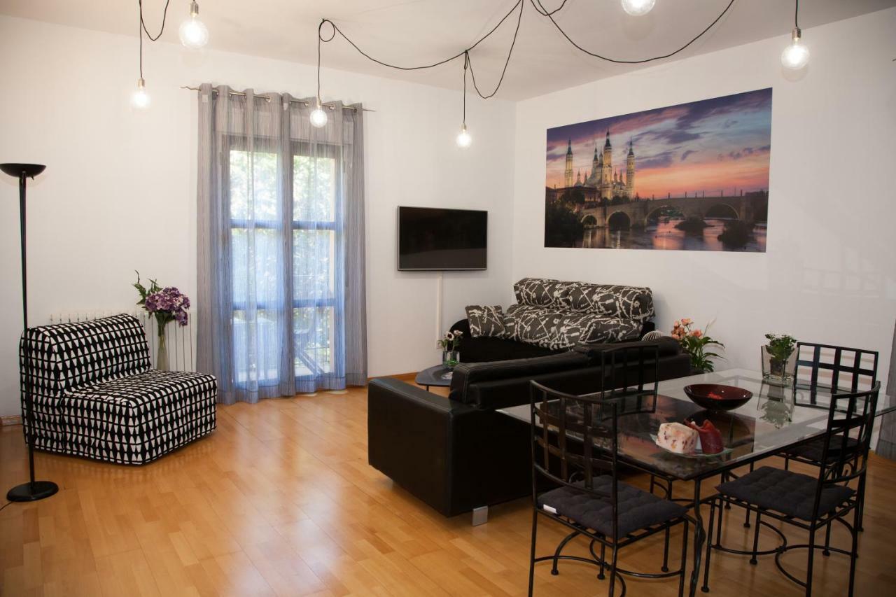 Dean Dos Catedrales Apartment ซาราโกซา ภายนอก รูปภาพ