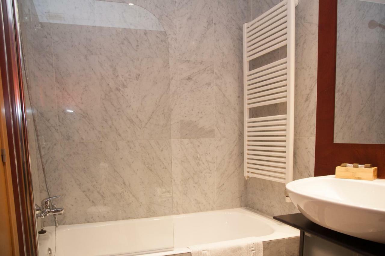 Dean Dos Catedrales Apartment ซาราโกซา ภายนอก รูปภาพ